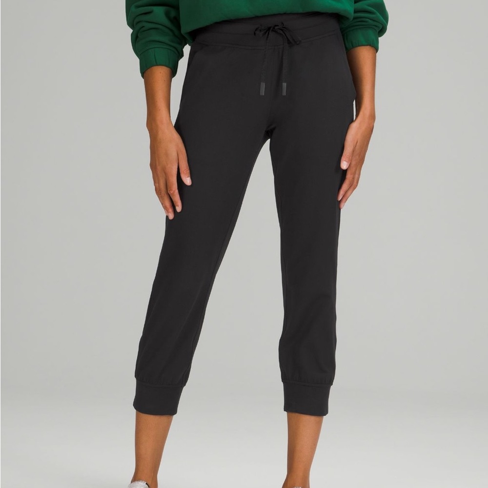Lululemon  Ready to Rulu High-Rise Cropped Jogger!